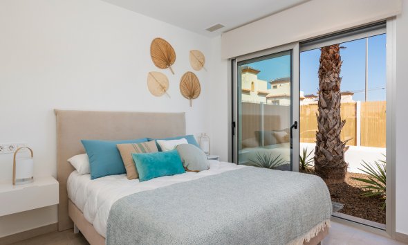 Obra nueva - Villa -
Los Alcázares