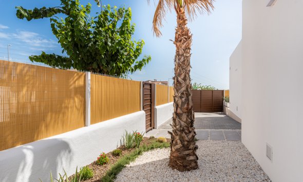 Obra nueva - Villa -
Los Alcázares