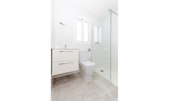 Obra nueva - Adosado -
Torrevieja