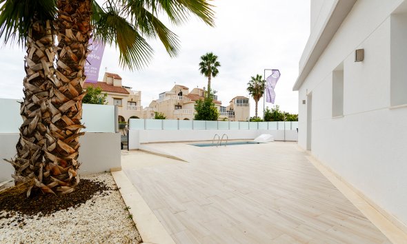 Obra nueva - Adosado -
Torrevieja