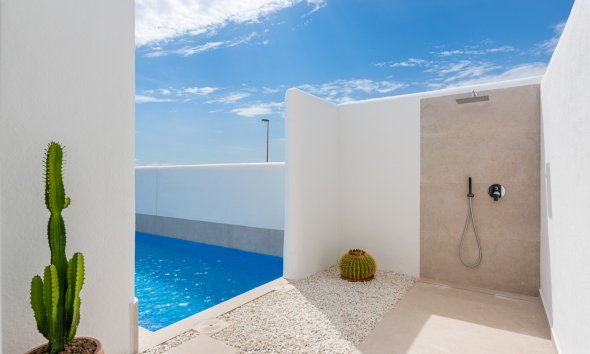 Obra nueva - Villa -
Los Alcázares