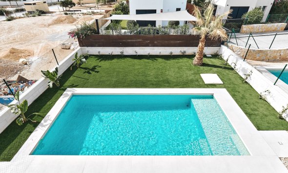 Nybyggeri - Villa -
Los Montesinos