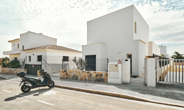 Nybyggeri - Villa -
Los Montesinos