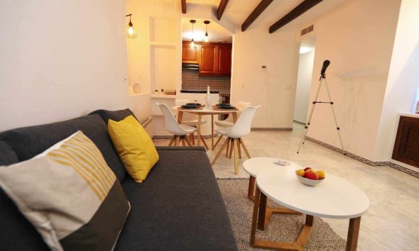 Reventa - Apartamento -
Torrevieja - Playa Los Locos