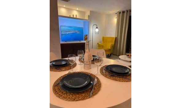 Reventa - Apartamento -
Torrevieja - Playa Los Locos