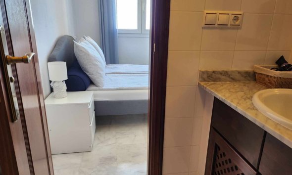 Reventa - Apartamento -
Torrevieja - Playa Los Locos