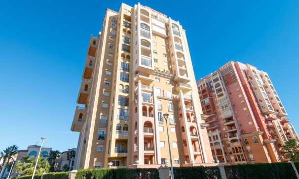 Reventa - Apartamento -
Torrevieja - Playa Los Locos