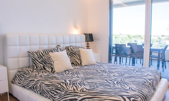 Reventa - Apartamento -
Orihuela Costa - Las Colinas golf