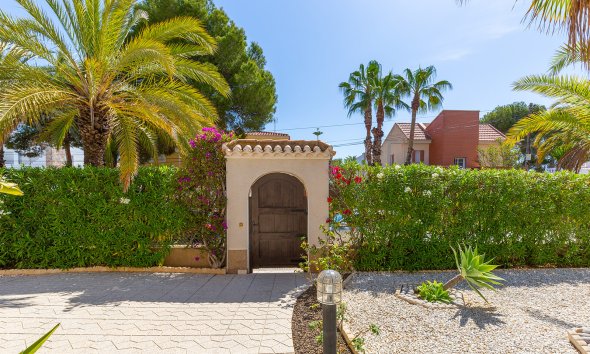 Reventa - Villa -
Orihuela Costa - Cabo Roig