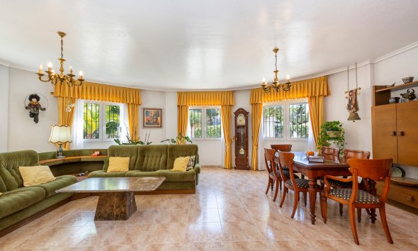 Reventa - Villa -
Orihuela Costa - Cabo Roig