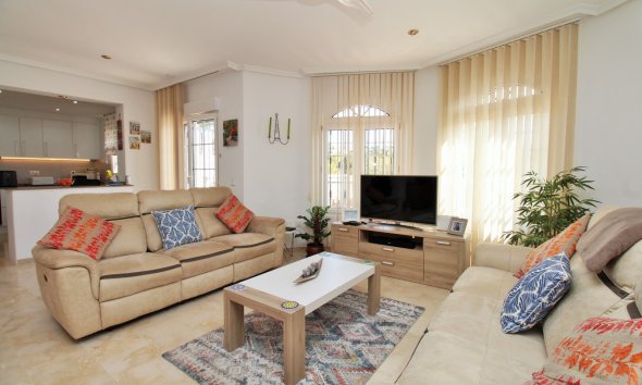 Reventa - Villa -
Villamartín - Los Dolses