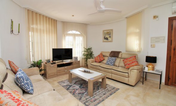 Reventa - Villa -
Villamartín - Los Dolses