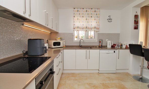 Reventa - Villa -
Villamartín - Los Dolses