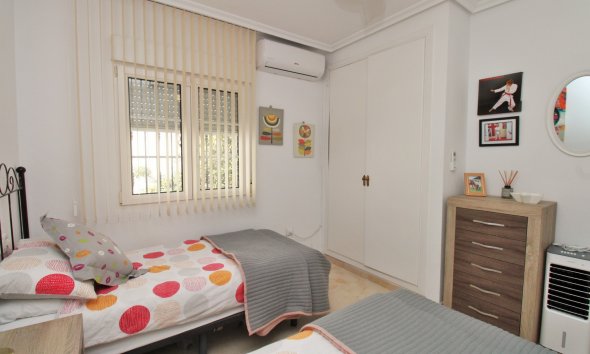 Reventa - Villa -
Villamartín - Los Dolses