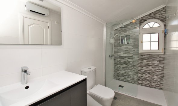 Reventa - Villa -
Villamartín - Los Dolses