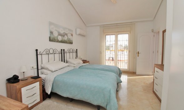 Reventa - Villa -
Villamartín - Los Dolses