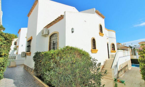 Reventa - Villa -
Villamartín - Los Dolses