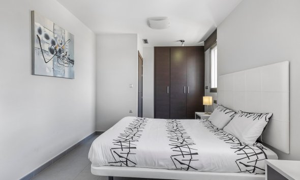 Reventa - Apartamento -
La Mata - Playa