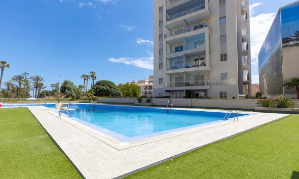 Reventa - Apartamento -
La Mata - Playa