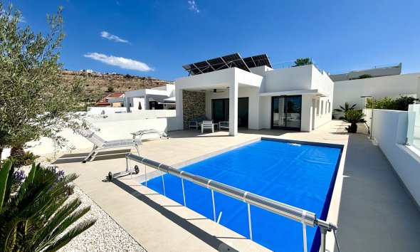 Obra nueva - Villa -
Benijofar
