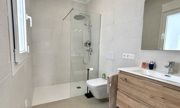 Obra nueva - Villa -
Benijofar