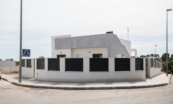Nybyggeri - Villa -
Pinar de Campoverde