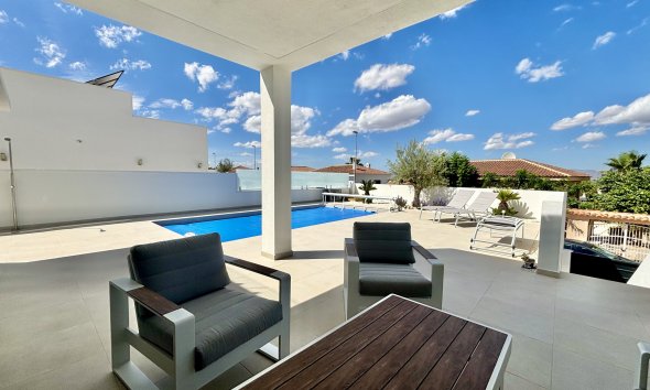 Obra nueva - Villa -
Benijofar