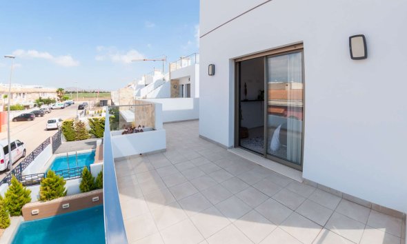 Obra nueva - Villa -
Los Alcázares