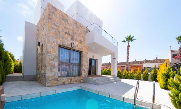 Obra nueva - Villa -
Los Alcázares