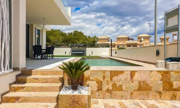 Obra nueva - Villa -
Orihuela Costa