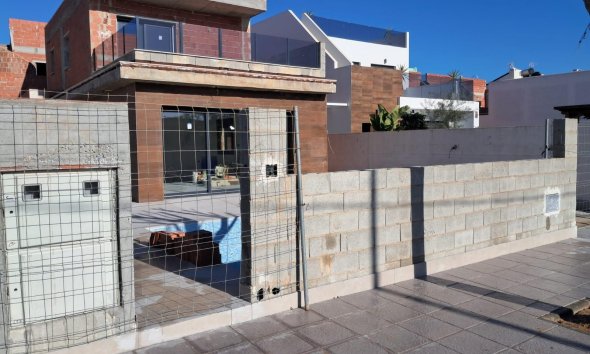 Obra nueva - Villa -
Pilar de la Horadada