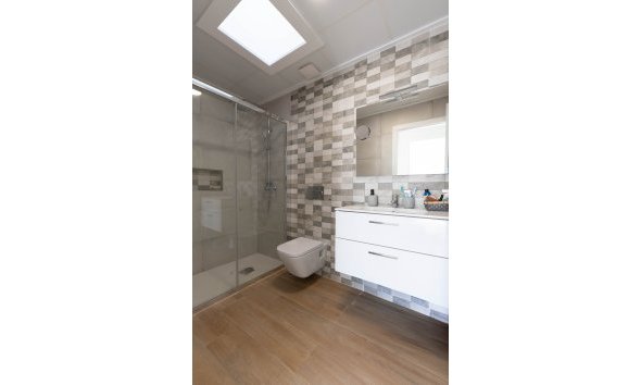 Obra nueva - Villa -
Murcia