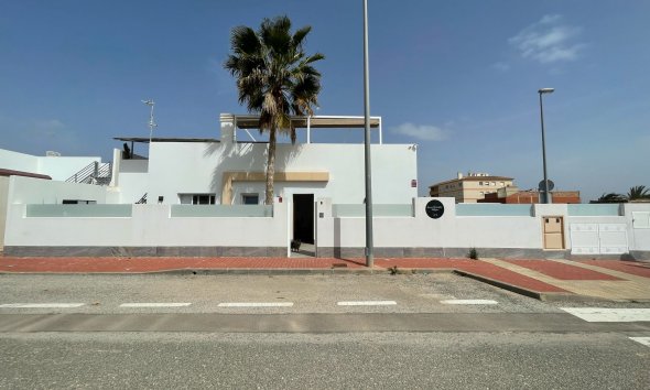 Obra nueva - Villa -
Murcia