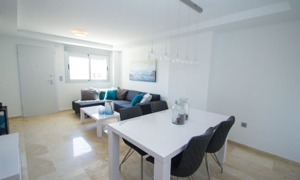 Obra nueva - Apartamento -
Res. Las Filipinas
