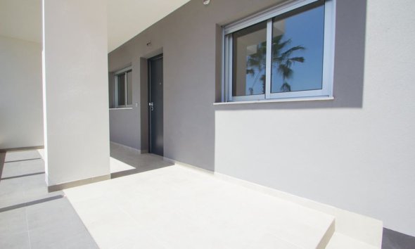 Obra nueva - Apartamento -
Res. Las Filipinas