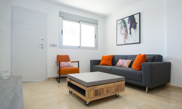 Obra nueva - Apartamento -
Res. Las Filipinas