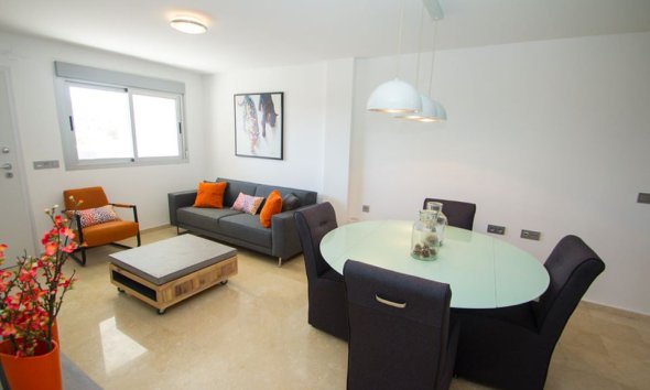 Obra nueva - Apartamento -
Res. Las Filipinas