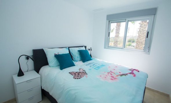 Obra nueva - Apartamento -
Res. Las Filipinas