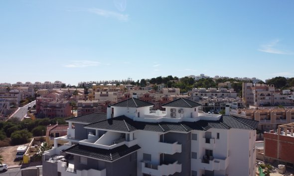 Obra nueva - Apartamento -
Res. Las Filipinas