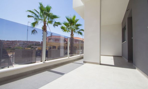 Obra nueva - Apartamento -
Res. Las Filipinas