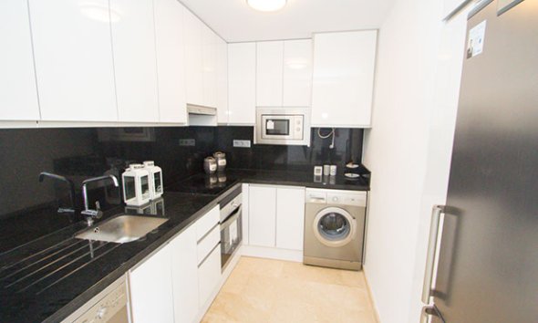 Obra nueva - Apartamento -
Res. Las Filipinas