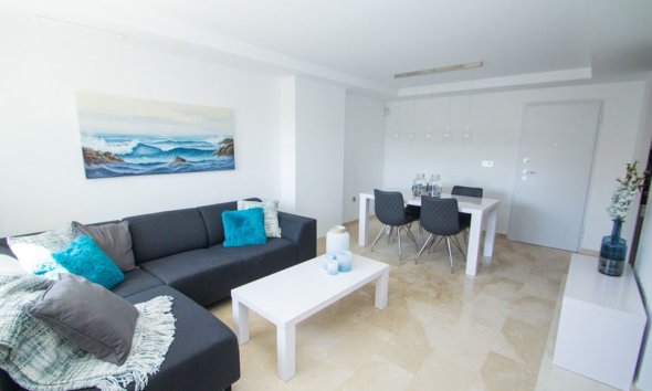 Obra nueva - Apartamento -
Res. Las Filipinas