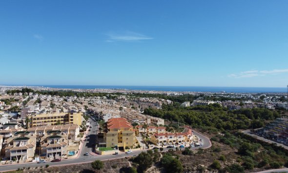 Obra nueva - Apartamento -
Res. Las Filipinas