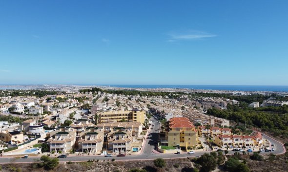 Obra nueva - Apartamento -
Res. Las Filipinas