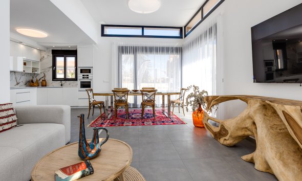 Nybyggeri - Villa -
La Mata