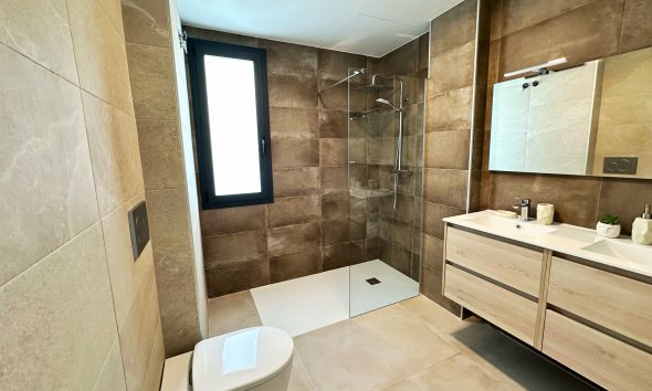 Obra nueva - Adosado -
Dolores