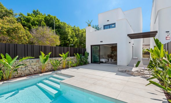 Nybyggeri - Villa -
Pilar de la Horadada