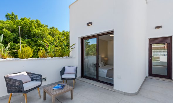 Nybyggeri - Villa -
Pilar de la Horadada