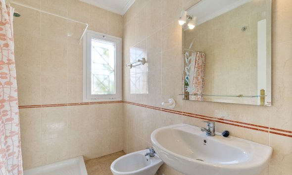 Gensalg - Rækkehus -
Torrevieja