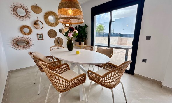 Obra nueva - Villa -
Benijofar